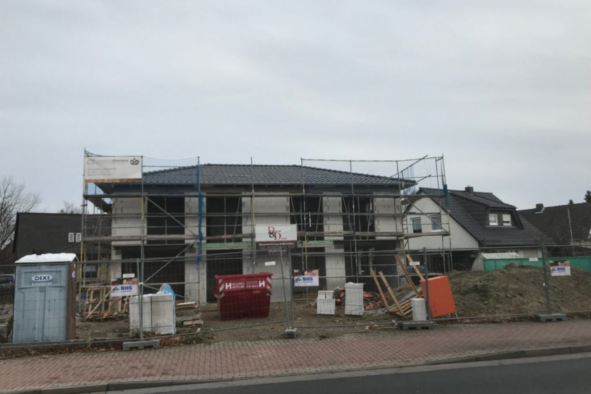 Lehrte - Neubau Doppelhaus - im Bau